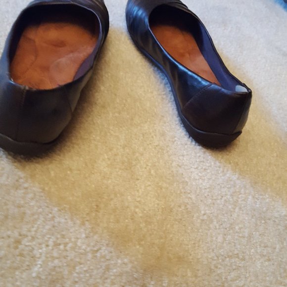 Women's shoes - Picture 3 of 3